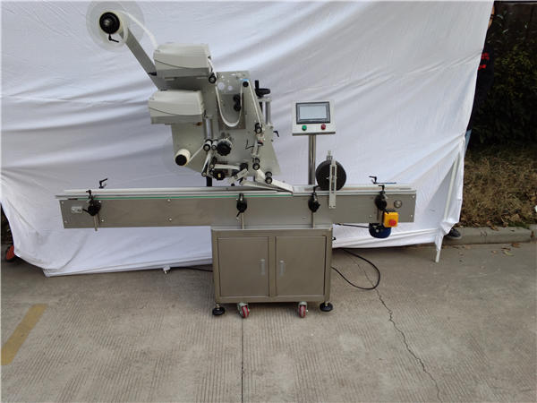 เครื่องติดฉลากเครื่องบินสติ๊กเกอร์อัตโนมัติสำหรับขวดแบน