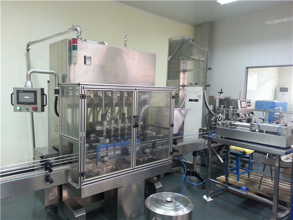 เครื่องบรรจุน้ำมันหล่อลื่นอัตโนมัติเต็มรูปแบบ